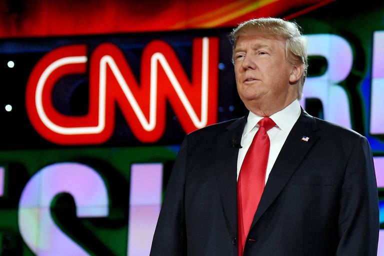 Então candidato à Presidência, Donald Trump, em estúdio da CNN em Las Vegas