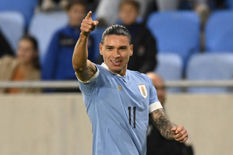 Darwin Nuñez comemora gol marcado pela seleção uruguaia em amistoso contra o Canadá