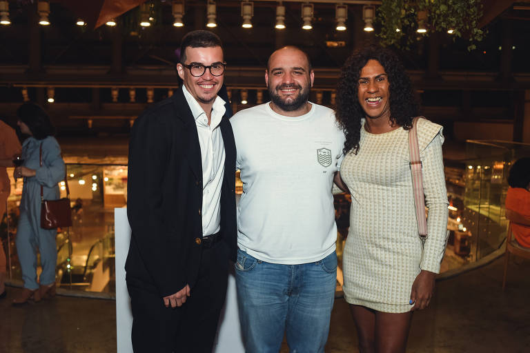 Digg Franco e Matuzza Sankofa, fundadores da Casa Chama, com Daniel Galli (ao centro), diretor-executivo do Eataly São Paulo