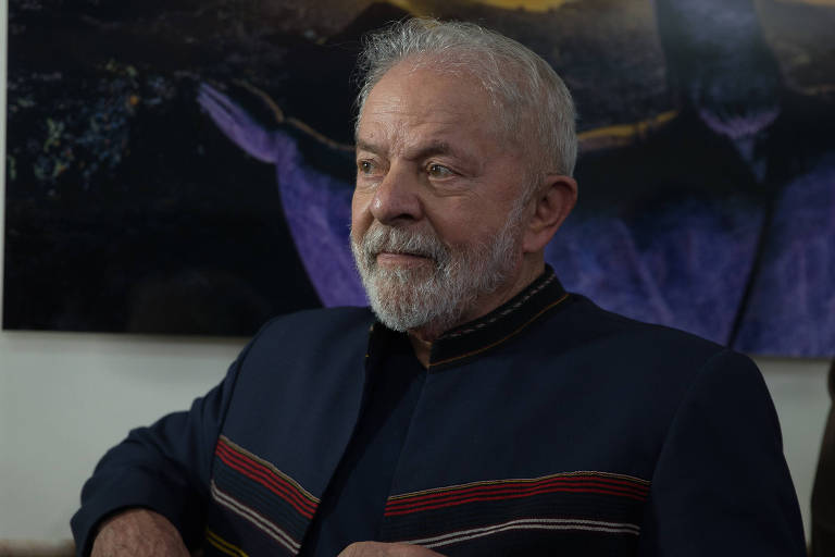 O ex-presidente Lula (PT) se reuniu com frades franciscanos nesta terça (4)