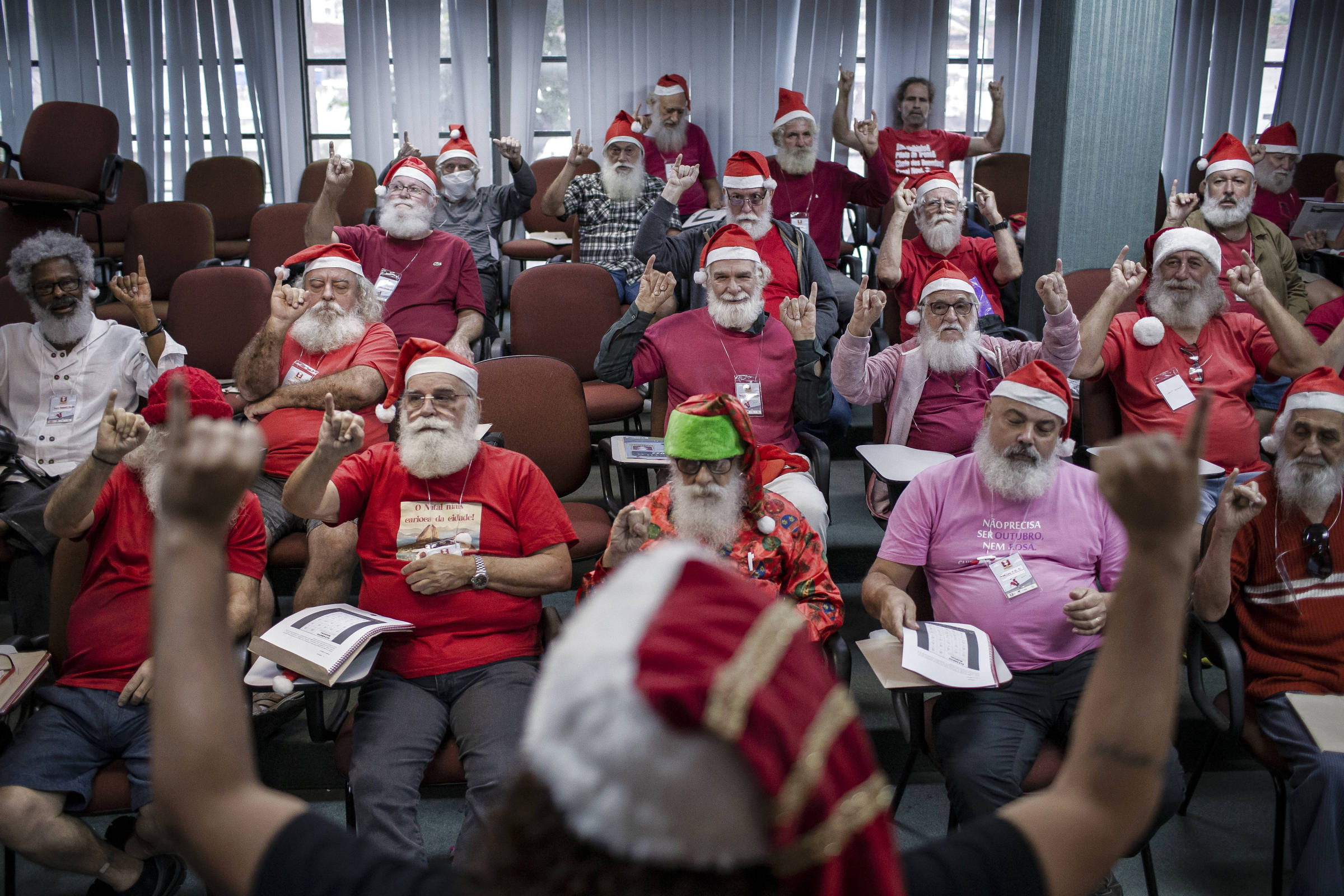 Papai Noel mais experiente do Brasil ensina, em curso, diferentes jeitos de  falar 'hohoho'; saca só – Vírgula