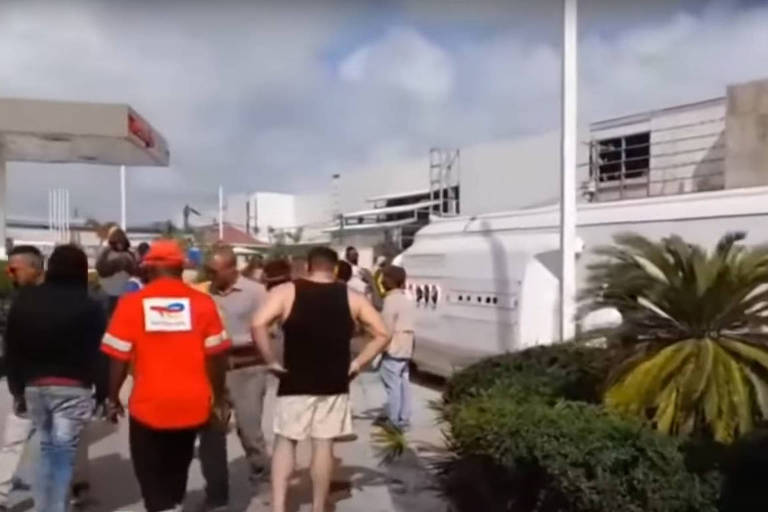 Ônibus com turistas brasileiros tomba em Punta Cana e deixa 48 feridos