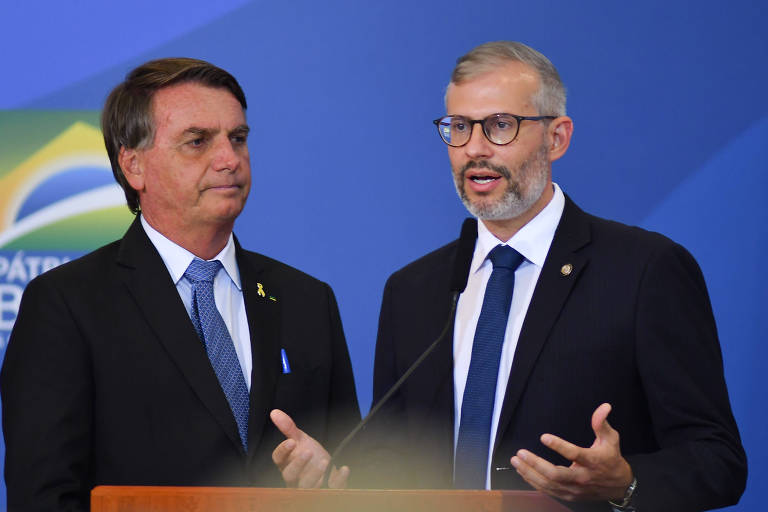O presidente Jair Bolsonaro e o ministro da Educação, Victor Godoy Veiga