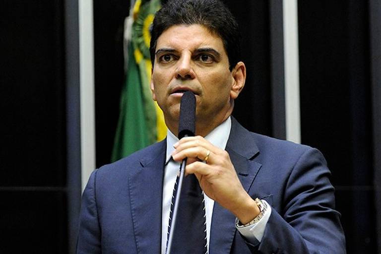 PP acena com maior flexibilidade para PEC da Transição na Câmara -  15/11/2022 - Painel - Folha