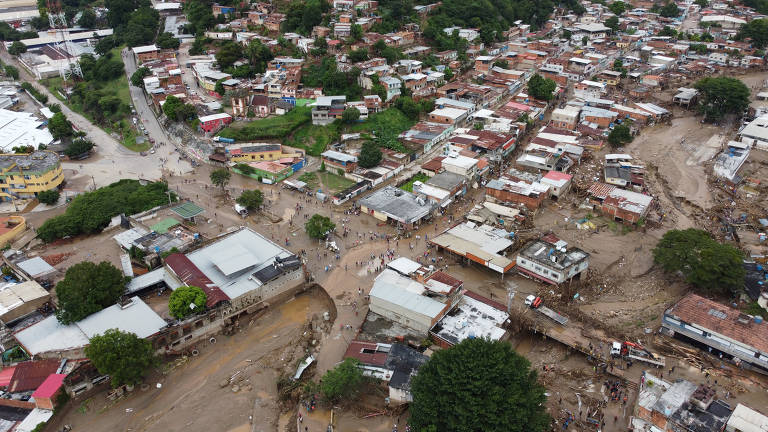 Deslizamento de terra na Venezuela deixa ao menos 22 mortos