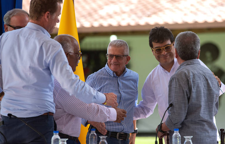 Colômbia e ELN anunciam retomada de diálogo