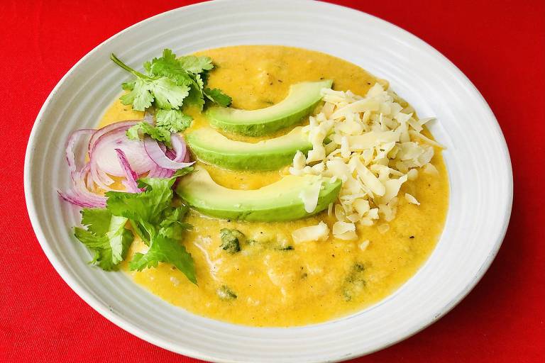 Sopa do Equador é potente nos temperos e tem batata como ingrediente principal