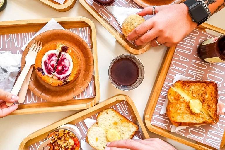 Brunch da padaria Na Fila do Pão, na Barra Funda