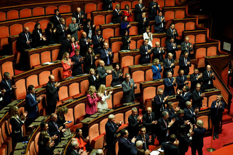 Itália empossa Parlamento e aguarda Meloni com governo incerto e oposição fraturada