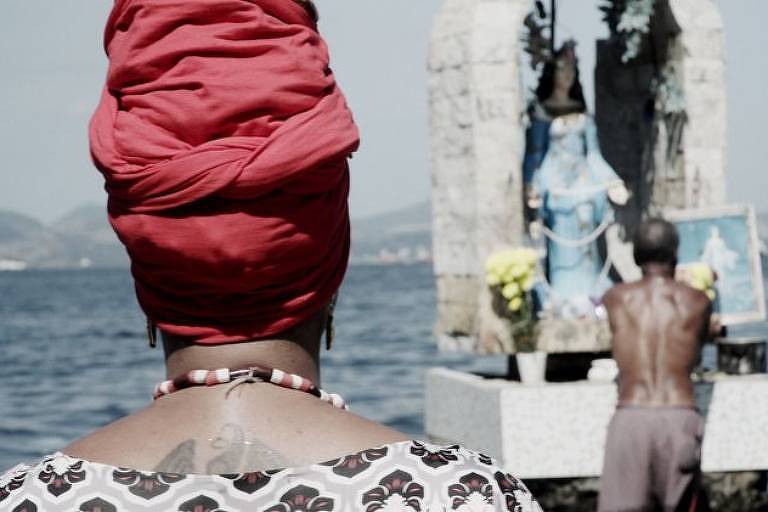 'Fé e Fúria' acompanha neopentecostais que atacam religiões afro