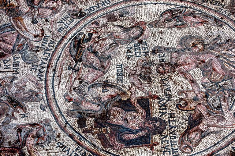 Síria desenterra mosaico romano com 1600 anos