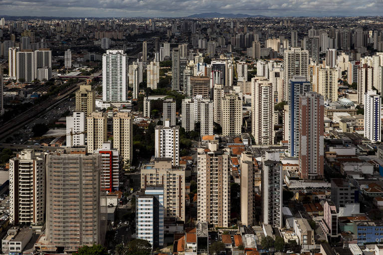 Vista do último andar do edifício Platina, no bairro do Tatuapé, considerado o prédio mais alto de São Paulo