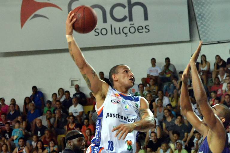 Alex Garcia, jogador de basquete