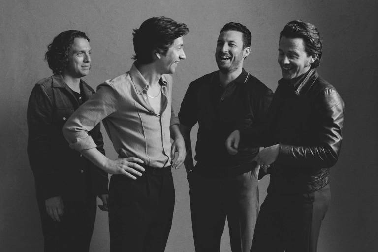 Arctic Monkeys, em novo álbum, reforça a ideia de que hype não vale a pena