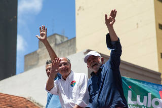 Lula, Alckmin e Haddad durante campanha em Campinas