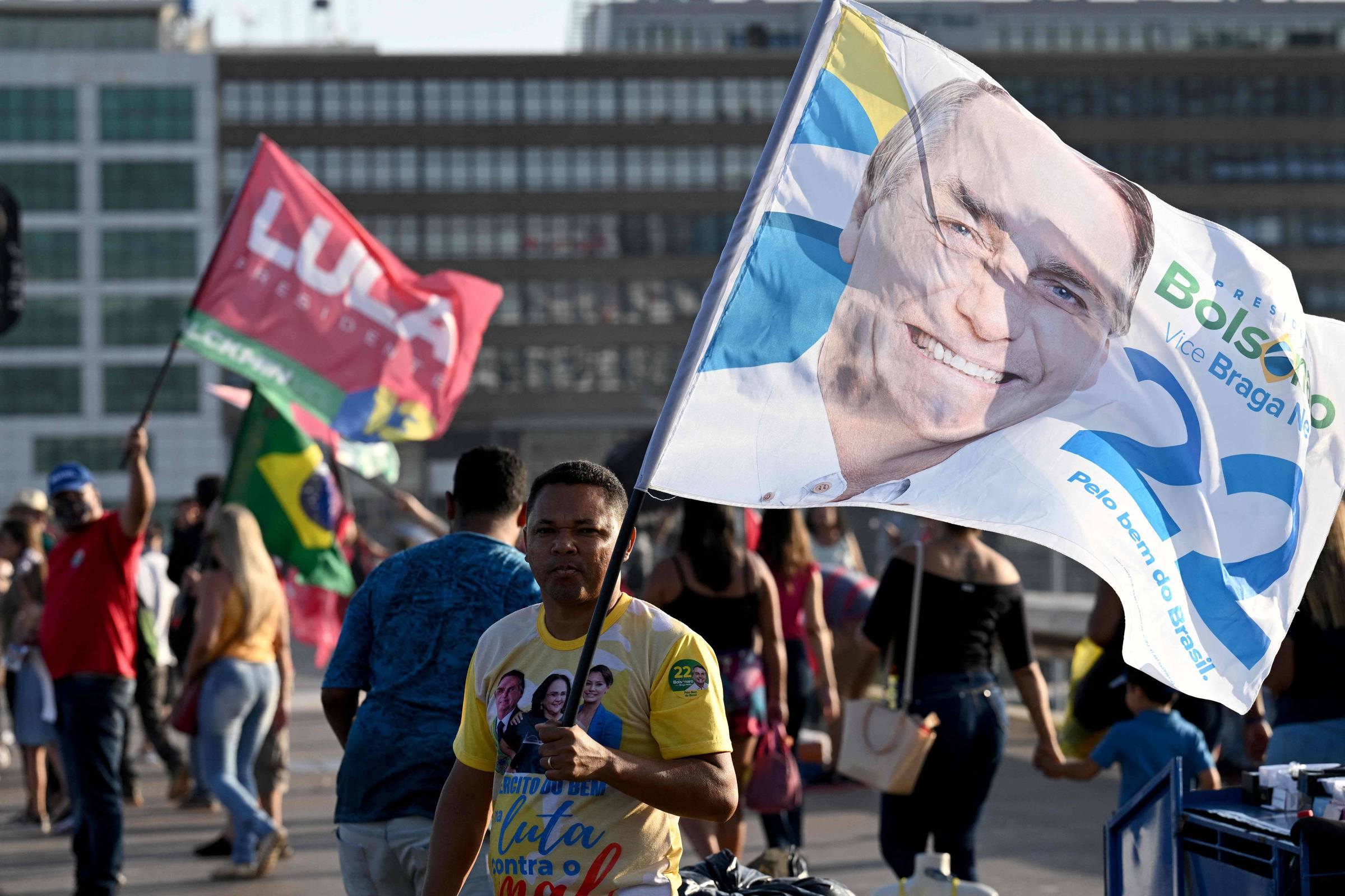 Bolsonaro teve maior votação em cidades com mais evangélicos - 15/10/2022 -  UOL Eleições