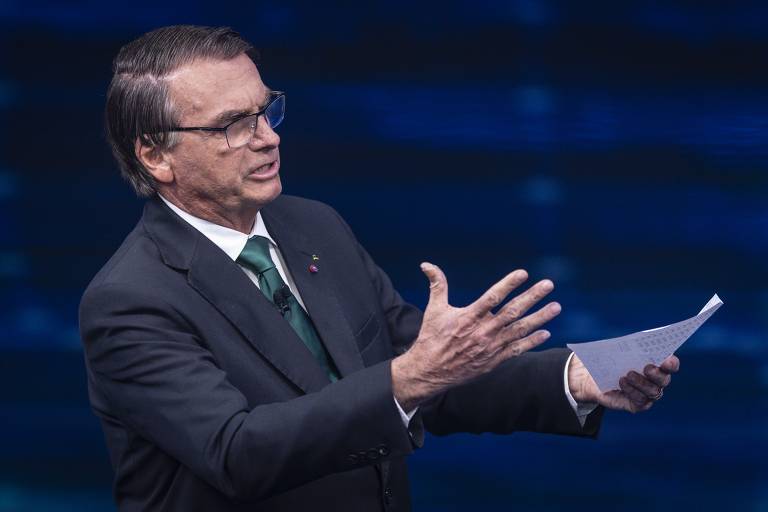 Lula e Bolsonaro participam do primeiro debate do segundo turno 