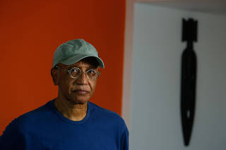 O professor e escritor Helio Santos