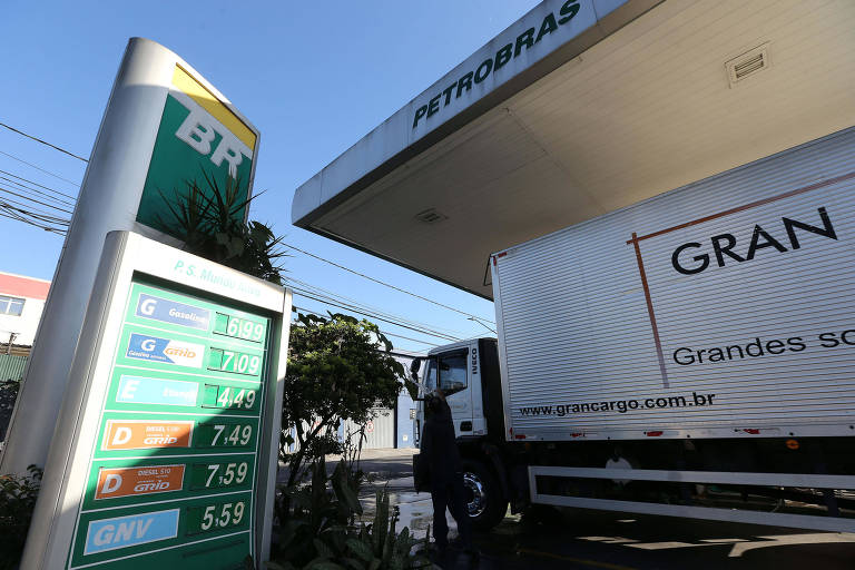 Diesel sobe a R$ 6,20 por litro nos postos, em sétima alta semanal seguida