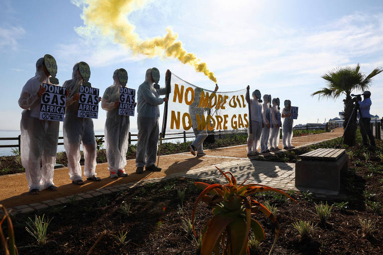 Manifestação contra combustíveis fósseis na África do Sul; veja fotos de hoje