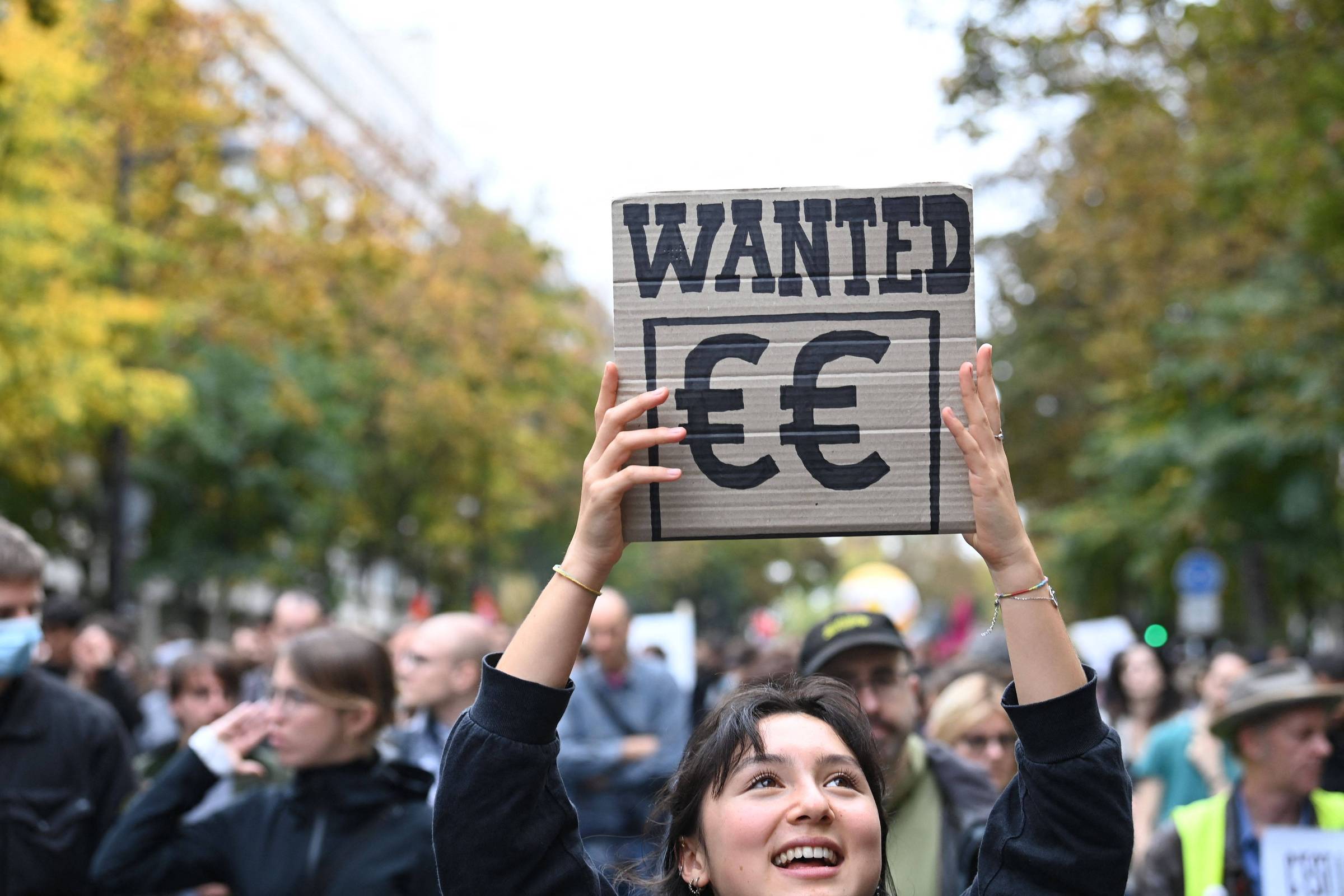 Huelga general en Francia por aumento del salario mínimo – 18/10/2022 – Mercado