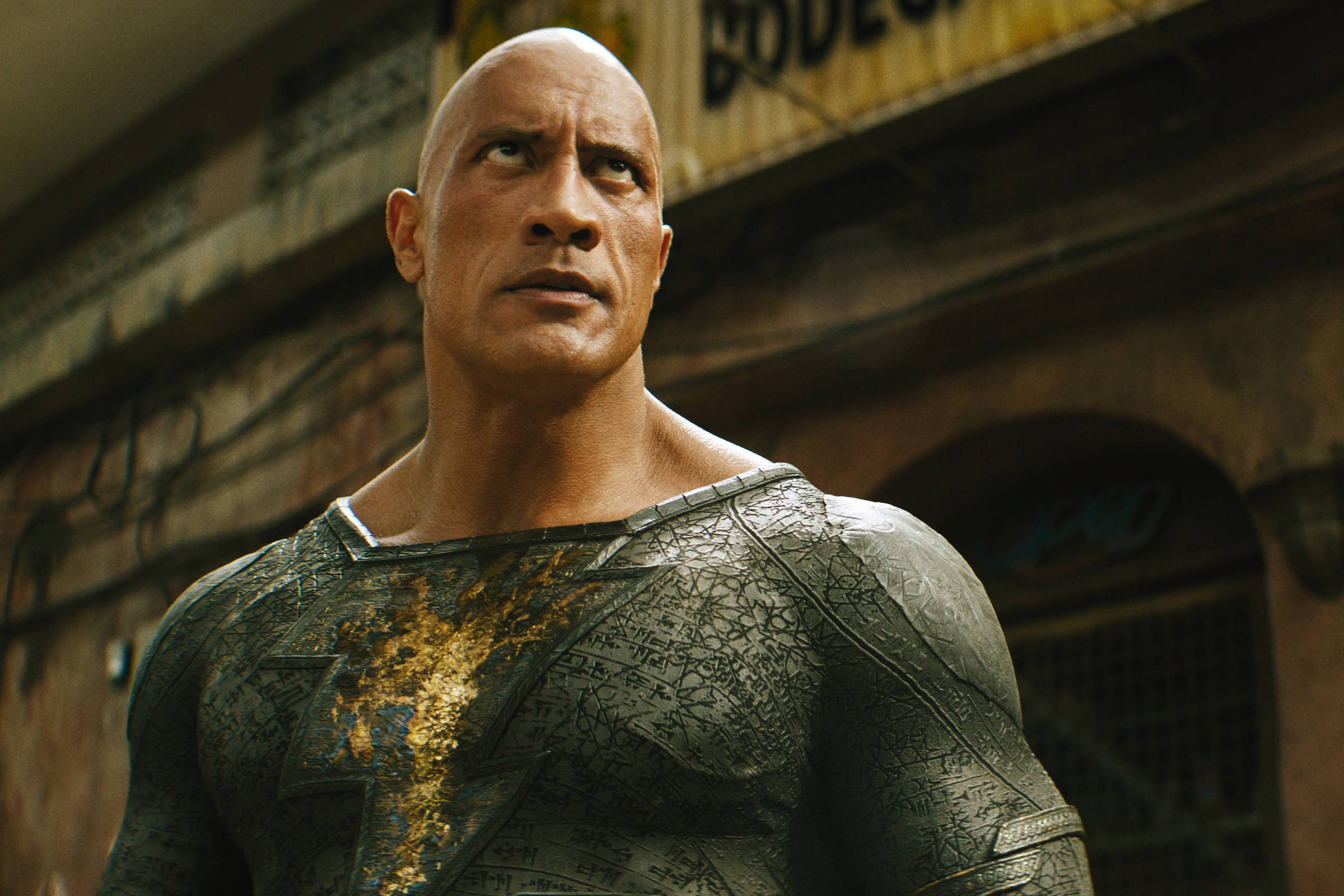 The Rock impressiona fãs com músculos durante treinamento para estrelar  filme de personagem da DC