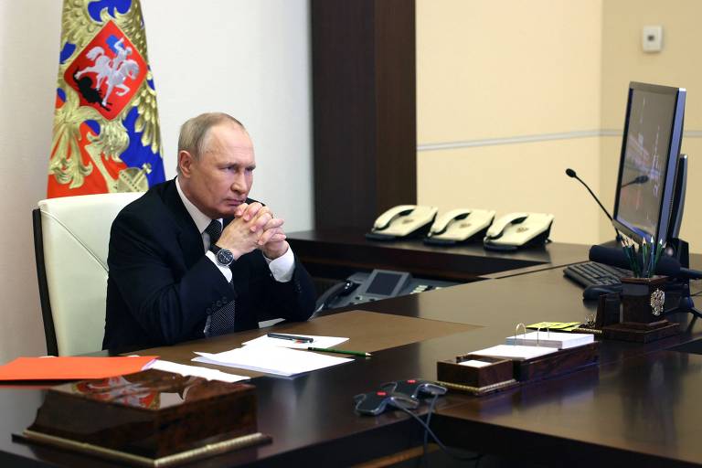 Putin durante videoconferência em que anunciou as medidas ao Conselho de Segurança