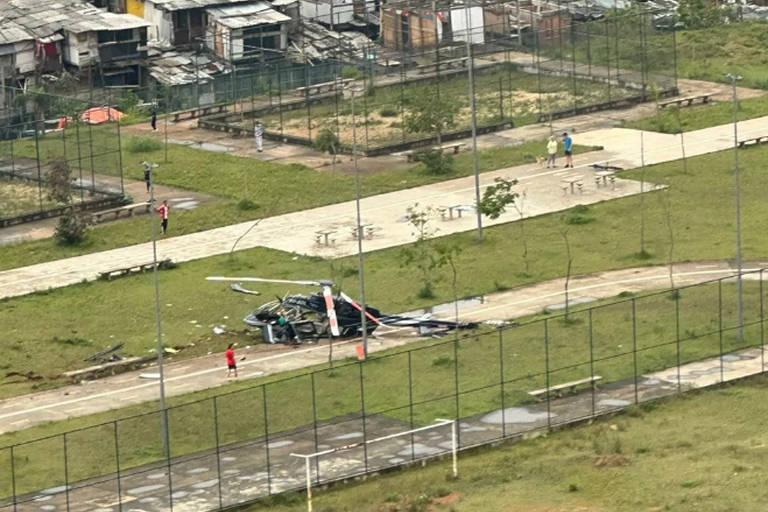 Helicóptero cai e deixa 2 feridos na zona sul de SP