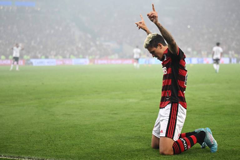 Pedro comemora seu gol na final da Copa do Brasil em que o Flamengo foi campeão contra o Corinthians