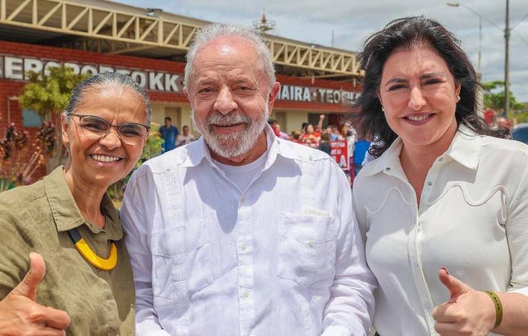 Bolsonaro em sabatina do SBT e Lula com Marina e Tebet; veja fotos de hoje
