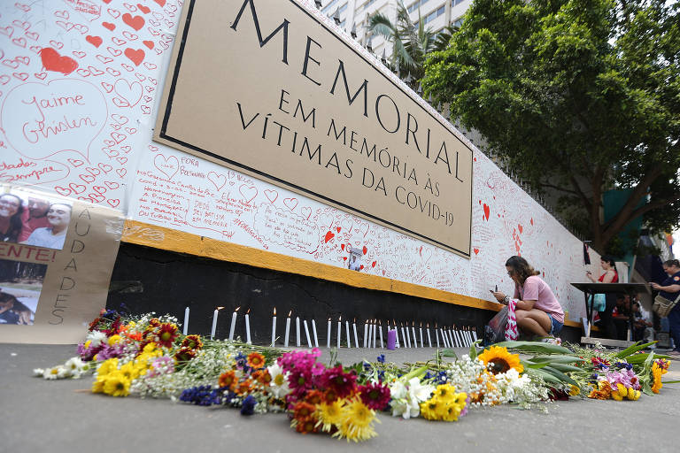 Memorial para vítimas da Covid-19 é instalado na avenida Paulista, em São Paulo