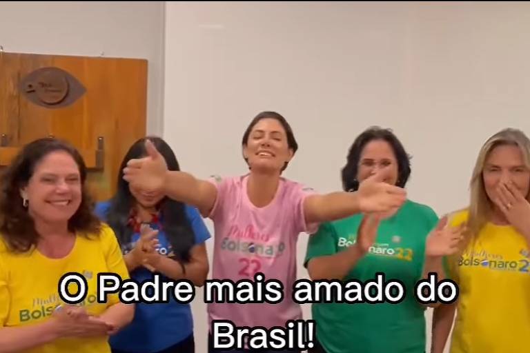 Em vídeo em comemoração ao aniversário de Kelmon, Michelle Bolsonaro, ao lado de Damares Alves (de verde), chama o ex-presidenciável de 'o padre mais amado do Brasil'