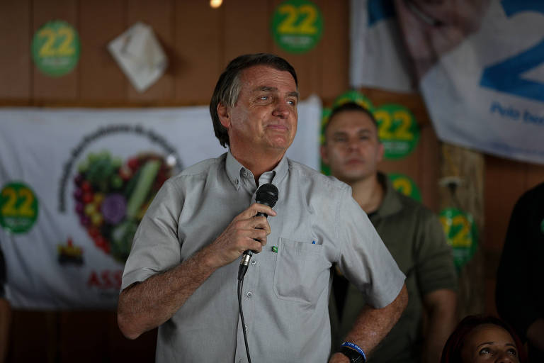 O presidente Jair Bolsonaro (PL) em visita a assentamento em Brasília