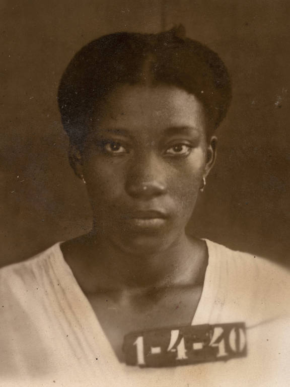 Maria do Carmo, mãe de Milton Nascimento, em foto da carteira profissional, em 1940