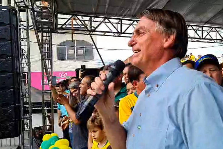 Bolsonaro diz em bolsão lulista na Bahia que voto tem que ser com a razão, e não com o coração