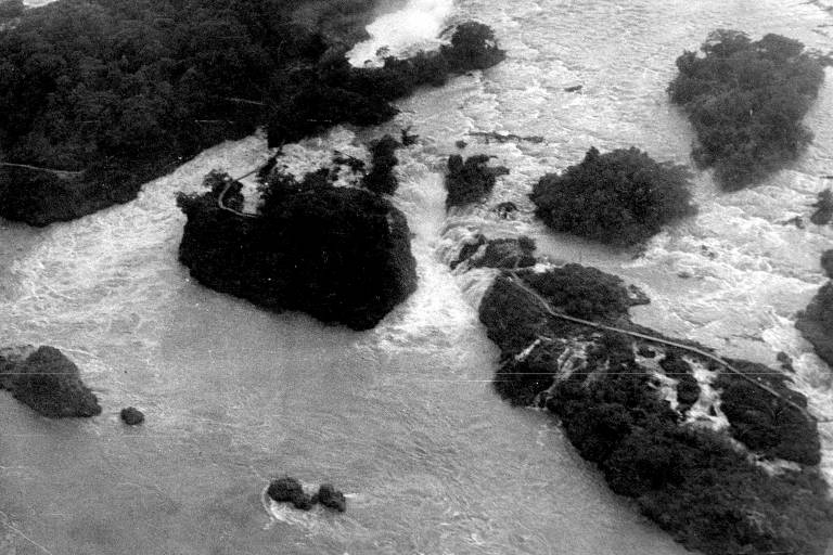 Ponte Presidente Roosevelt, que dava acesso ao salto 19, que desabou parcialmente mantando 32 pessoas em janeiro de 1982