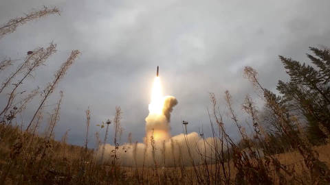 A still image from video, released by the Russian Defence Ministry, shows what it said to be Russia's Yars intercontinental ballistic missile launched during exercises held by the country's strategic nuclear forces at the Plesetsk Cosmodrome, Russia, in this image taken from handout footage released October 26, 2022. Russian Defence Ministry/Handout via REUTERS ATTENTION EDITORS - THIS IMAGE WAS PROVIDED BY A THIRD PARTY. NO RESALES. NO ARCHIVES. MANDATORY CREDIT.     TPX IMAGES OF THE DAY ORG XMIT: PPP