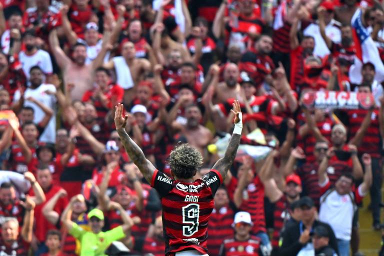 O atacante Gabriel do Flamengo, Gabriel Barbosa, comemora após marcar gol durante a final da Copa Libertadores contra o Athletico Paranaense no Estádio Monumental Isidro Romero Carbo em Guayaquil, Equador