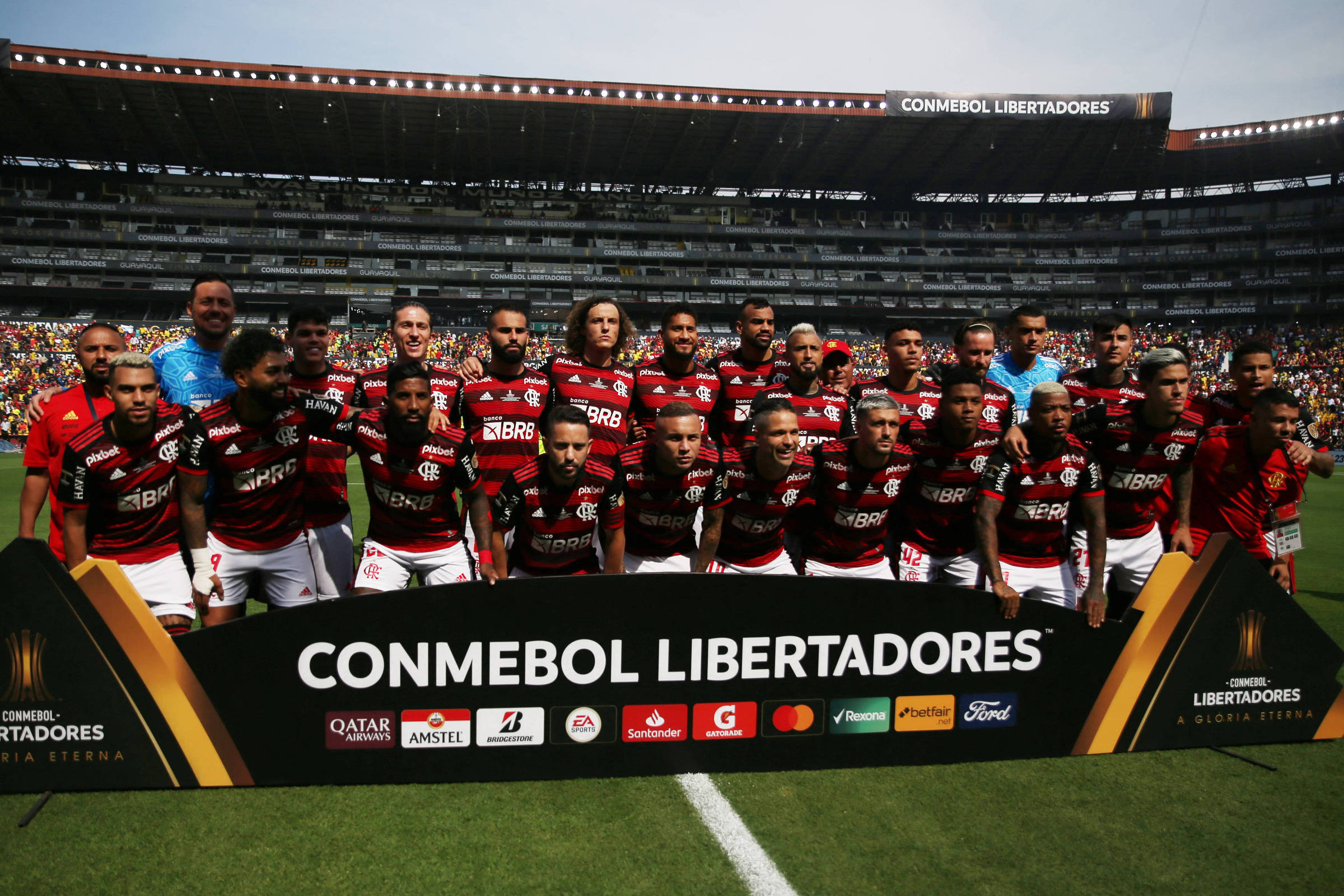 Tri da Libertadores do Flamengo parece com o tri do São Paulo e