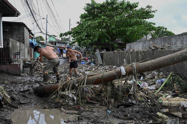 Desastre após tempestade tropical nas Filipinas; veja imagens de hoje - 30/10/2022 - Imagens do Dia - Fotografia - Folha de S.Paulo