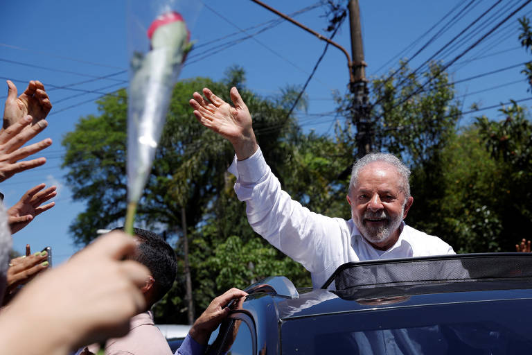 Lula e Bolsonaro votam no 2º turno