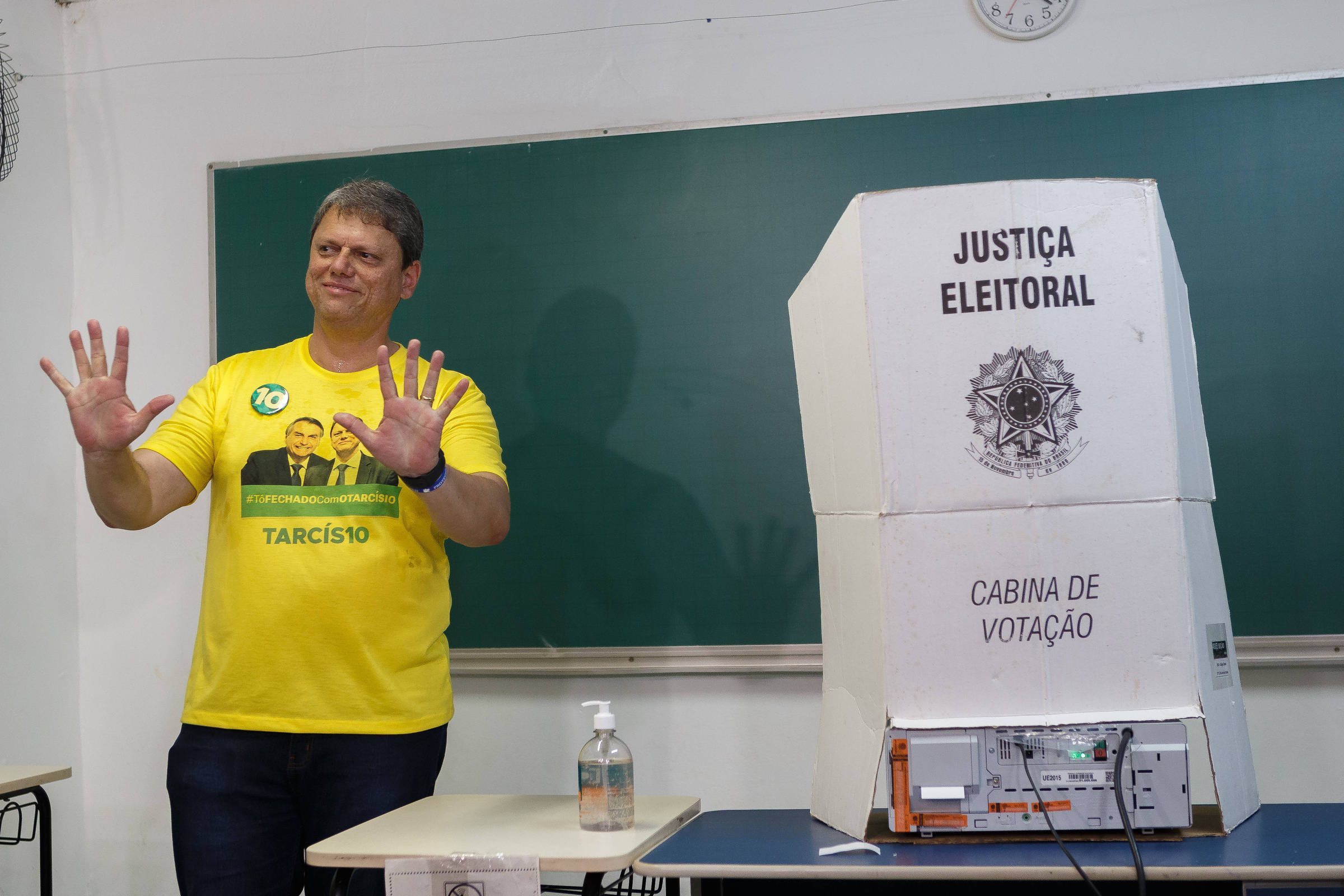 Tarcísio foi eleito na mesma urna que Lula, diz deputado petista