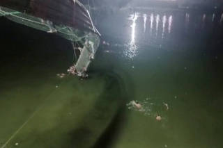 Suspension bridge collapses in Morbi