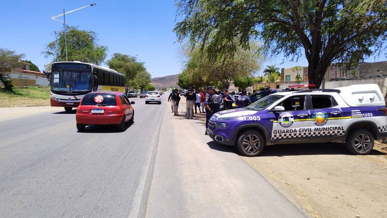 A cidade de de Jacobina, na Bahia, também registrou operações. Na imagem, veículos passam pela fiscalização