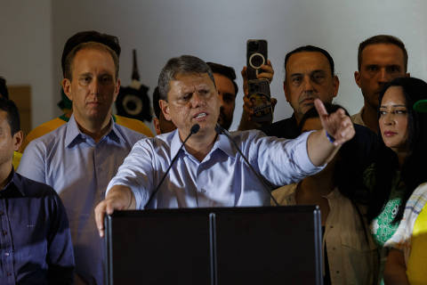 SÃO PAULO-SP, BRASIL 30-10-2022 - APURAÇÃO TARCÍSIO - Tarcísio discursa após vencer a eleição para governador do Esrado do São Paulo no Sheraton WTC. (Foto: Ronny Santos/Folhapress, PODER)