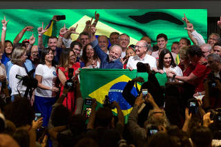 Lula faz pronunciamento da vitória em hotel na Paulista