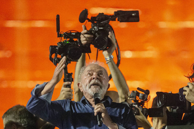 Presidente eleito Luiz Inácio Lula da Silva, após confirmação da vitória nas eleições, em ato em São Paulo