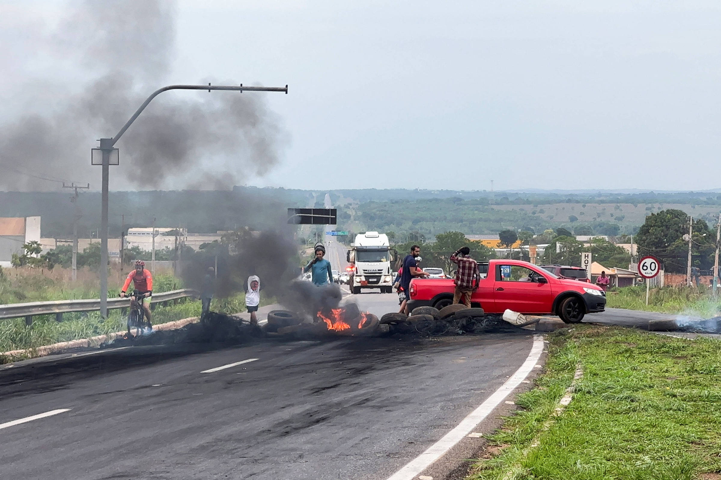 Carreta da Alegria é notificada pela polícia de trânsito e tem atividade  paralisada em Cruzeiro do Sul, Acre