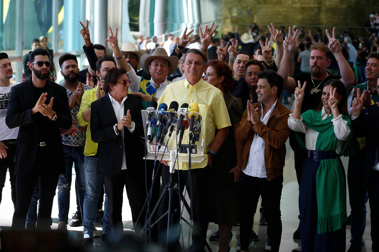 O presidente Jair Bolsonaro durante coletiva de imprensa para anunciar o apoio de cantores sertanejos