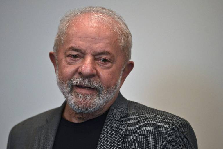 Lula recebe telefonema de Cristina Kirchner e de líderes de Peru, Holanda e Costa Rica